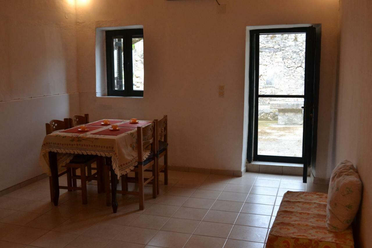 Liotrivi Olive Press Villa Volimes Exterior photo